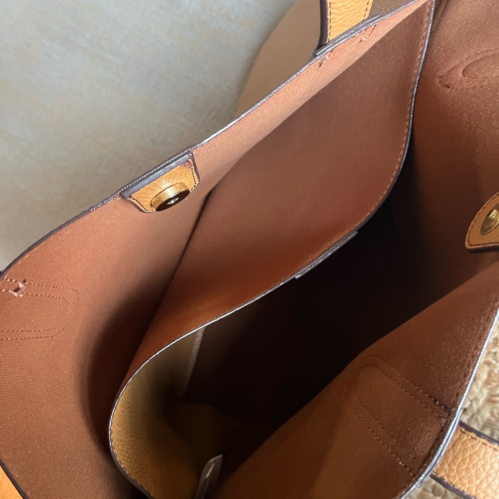Tutilo New York Tan Faux Leather Tote Bag with Gold Accents.Brand New/Never Used - Picture 6 of 12
